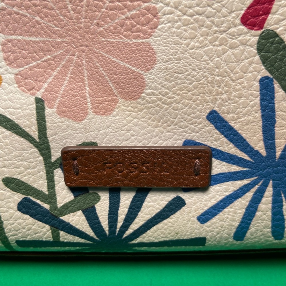 Fossil purse